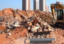 如何利用建筑垃圾制磚機(jī)制自保溫磚？